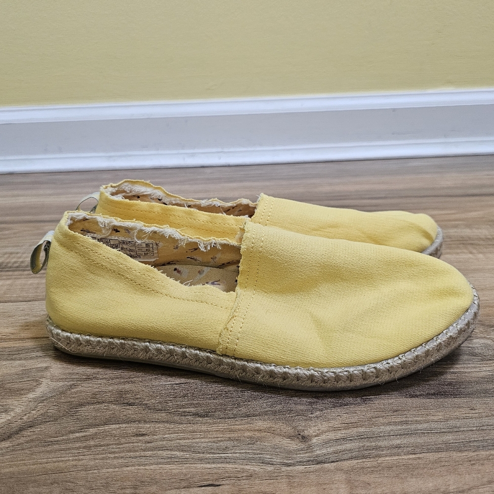 Vionic Laguna Casual Slip-on Loafer - Picture 2 of 16
